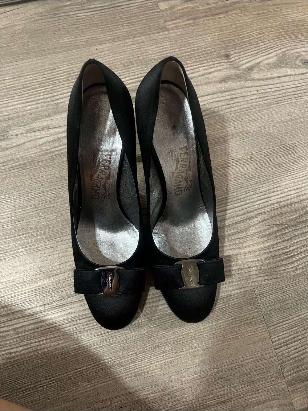 Salvatore Ferragamo Black Satin Vara Bow Pumps Size 8